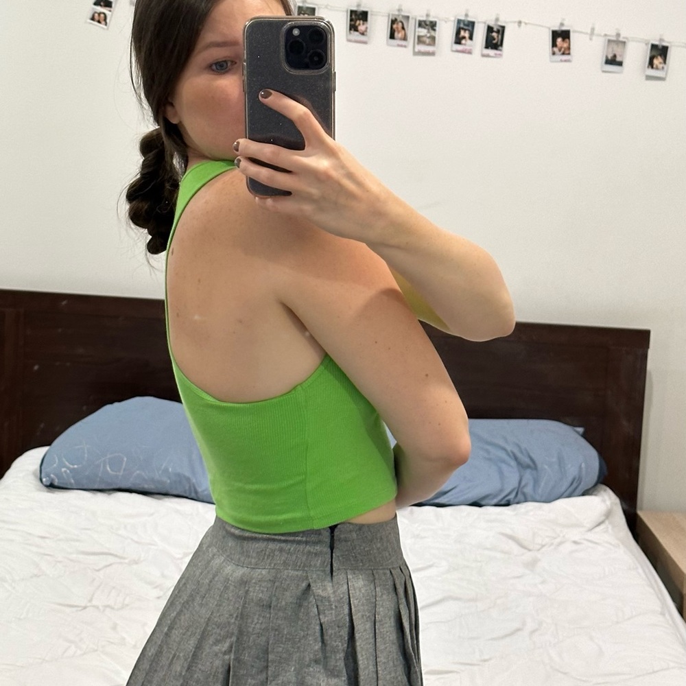 Top - Picture 2 of 4